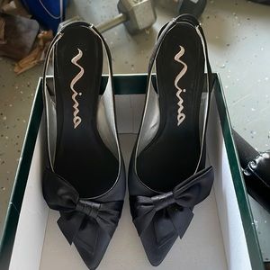 Black bow Nina low heel dress shoes.  New without tags